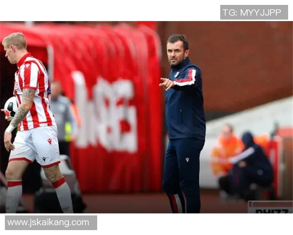 巡游者与斯托克的激烈对决谁能在赛场上笑到最后